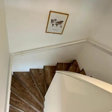 Auf Zwei Ebenen Mit Aussicht Ins Gruene * Stuttgart