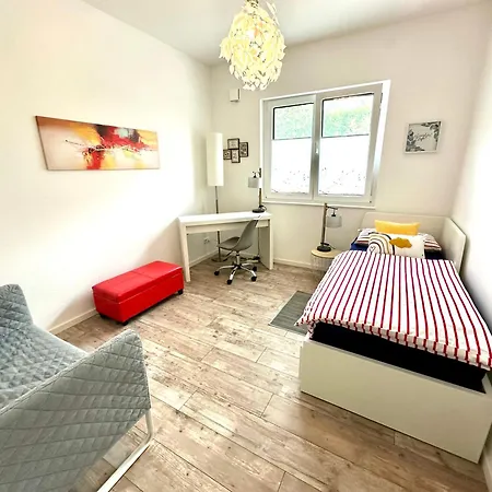 Appartamento Auf Zwei Ebenen Mit Aussicht Ins Gruene