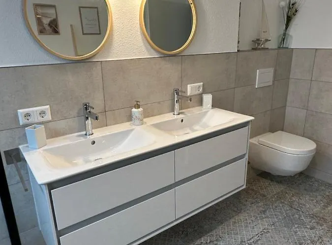 Apartman Auf Zwei Ebenen Mit Aussicht Ins Gruene