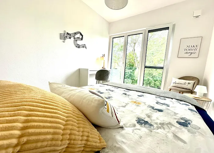 Auf Zwei Ebenen Mit Aussicht Ins Gruene Stuttgart