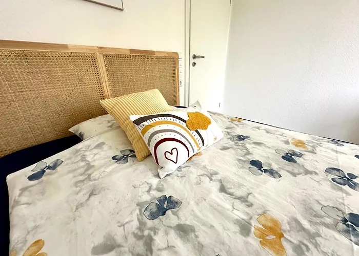 Auf Zwei Ebenen Mit Aussicht Ins Gruene Apartman Stuttgart