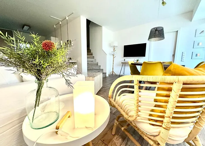 Apartman Auf Zwei Ebenen Mit Aussicht Ins Gruene