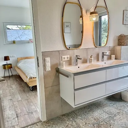 Auf Zwei Ebenen Mit Aussicht Ins Gruene 公寓 斯图加特