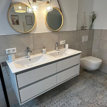 公寓 Auf Zwei Ebenen Mit Aussicht Ins Gruene