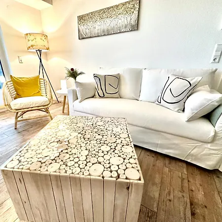 Auf Zwei Ebenen Mit Aussicht Ins Gruene 公寓